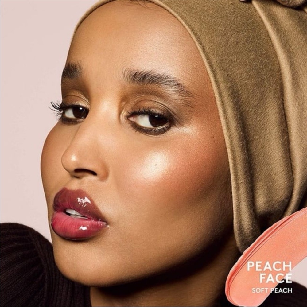 Fenty Beauty by Rihanna Cheeks Out Freestyle Cream Blush - Peach Face